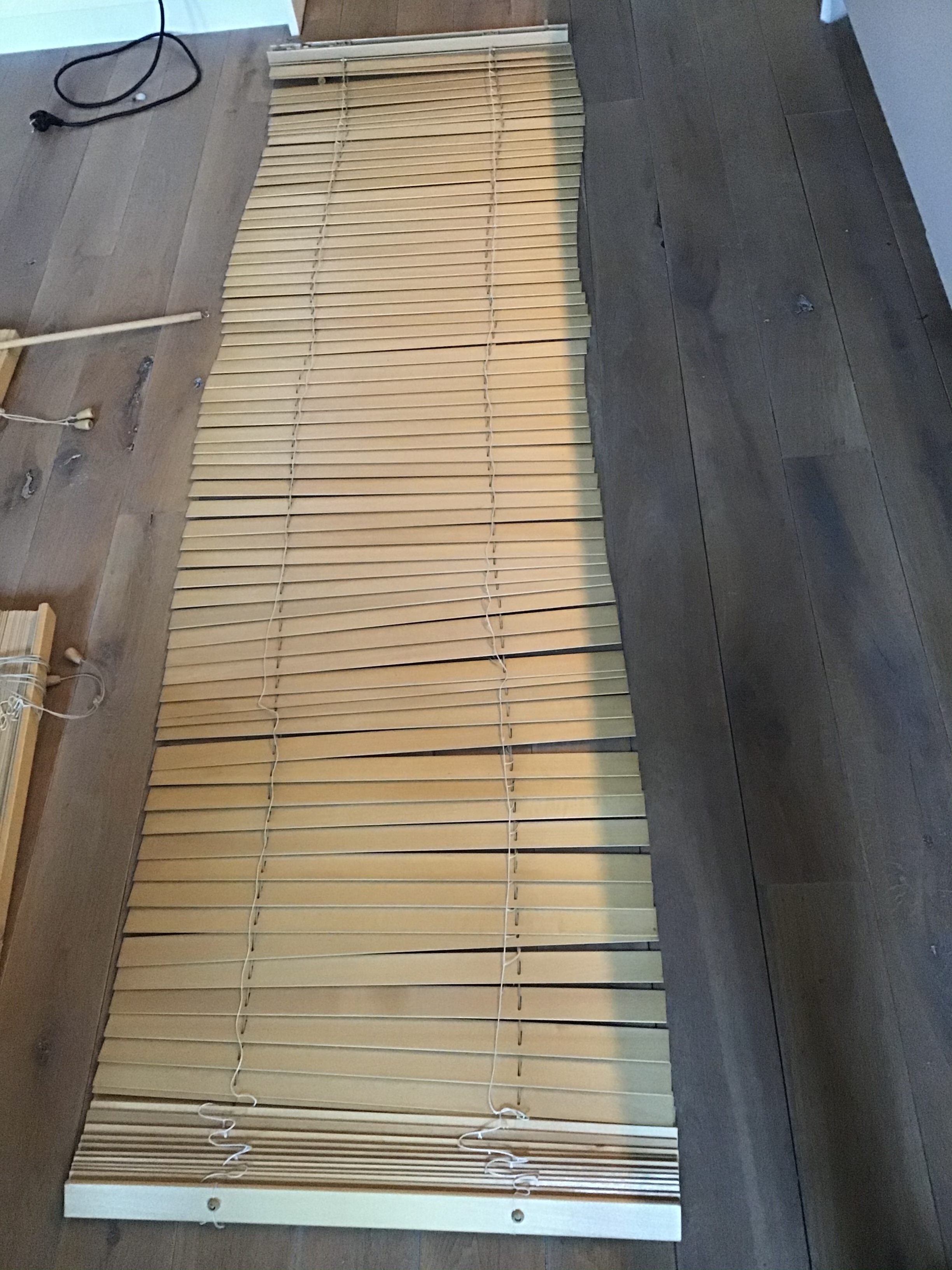 4 STUKS HOUTEN IKEA LAMELLEN 60CM BREED 220CM HOOG in Amsterdam Huis