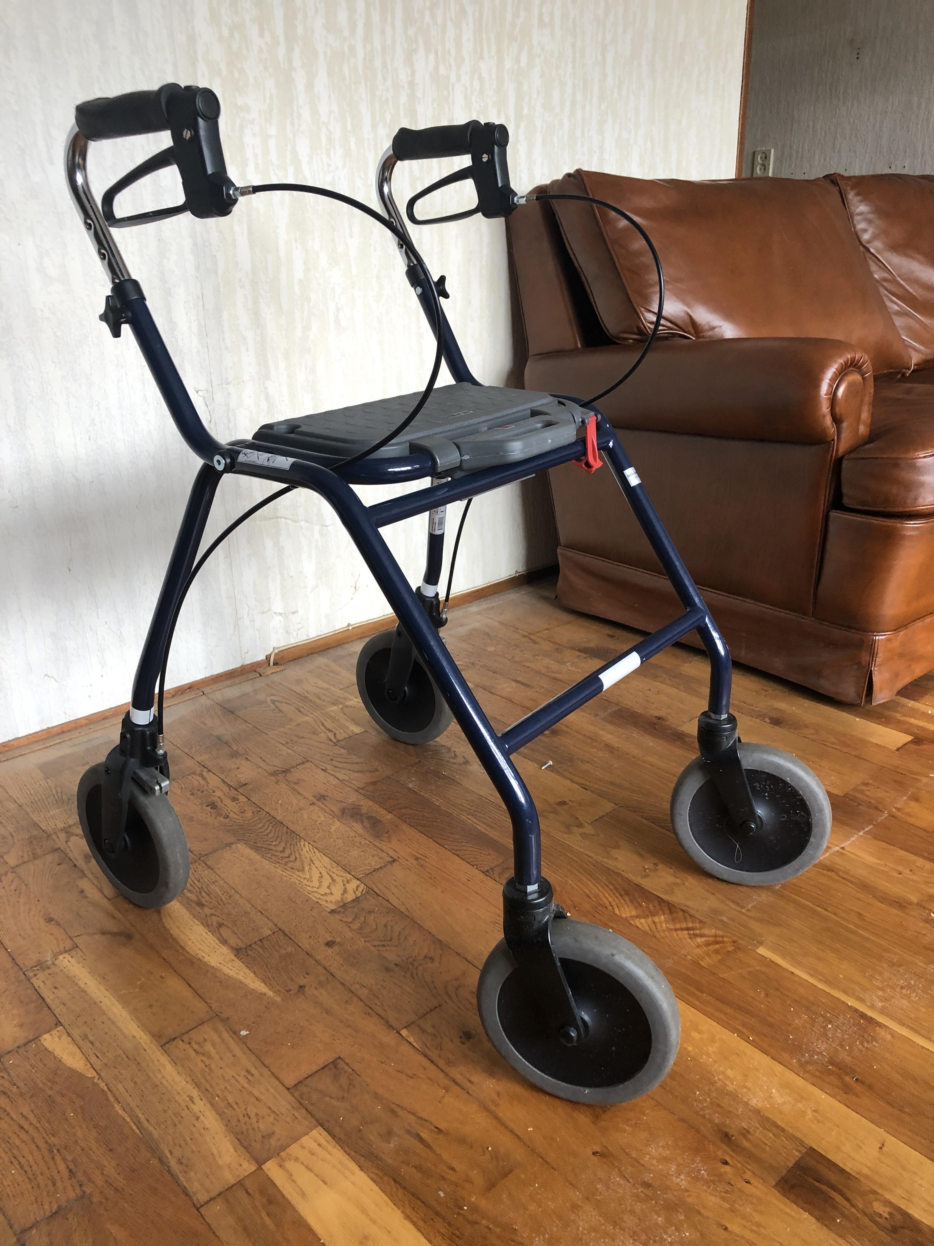 GRATIS AF TE HALEN DOLOMITE LEGACY ROLLATOR in Amsterdam Overig, Diversen Gratis af te halen