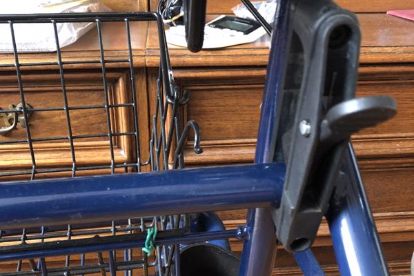 GRATIS AF TE HALEN GOEDE ROLLATOR MET MANDJE in Amsterdam - Overig