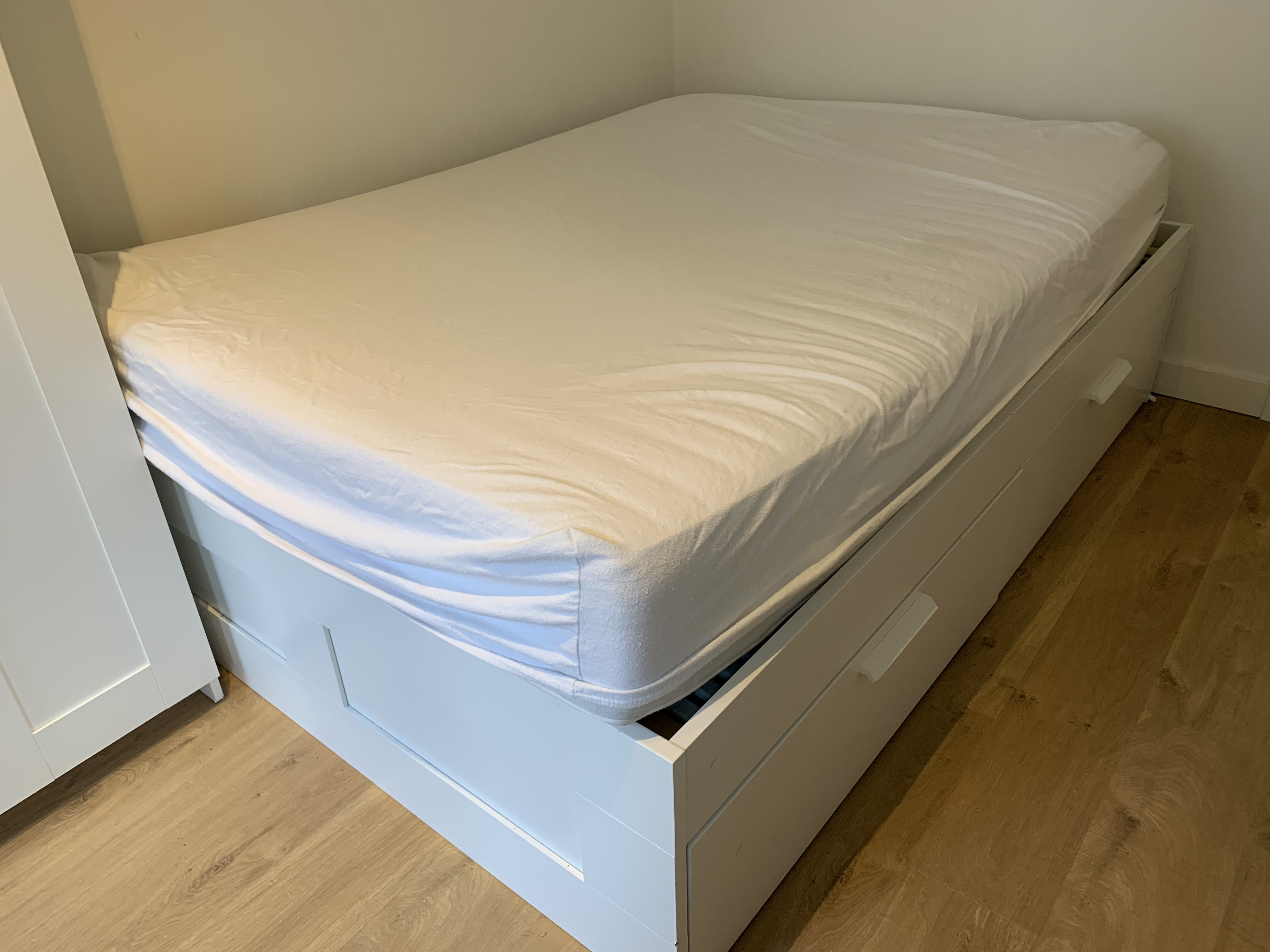 BRIMNES BED 140. OPHALEN VOOR 2803 in Amsterdam Huis en Inrichting