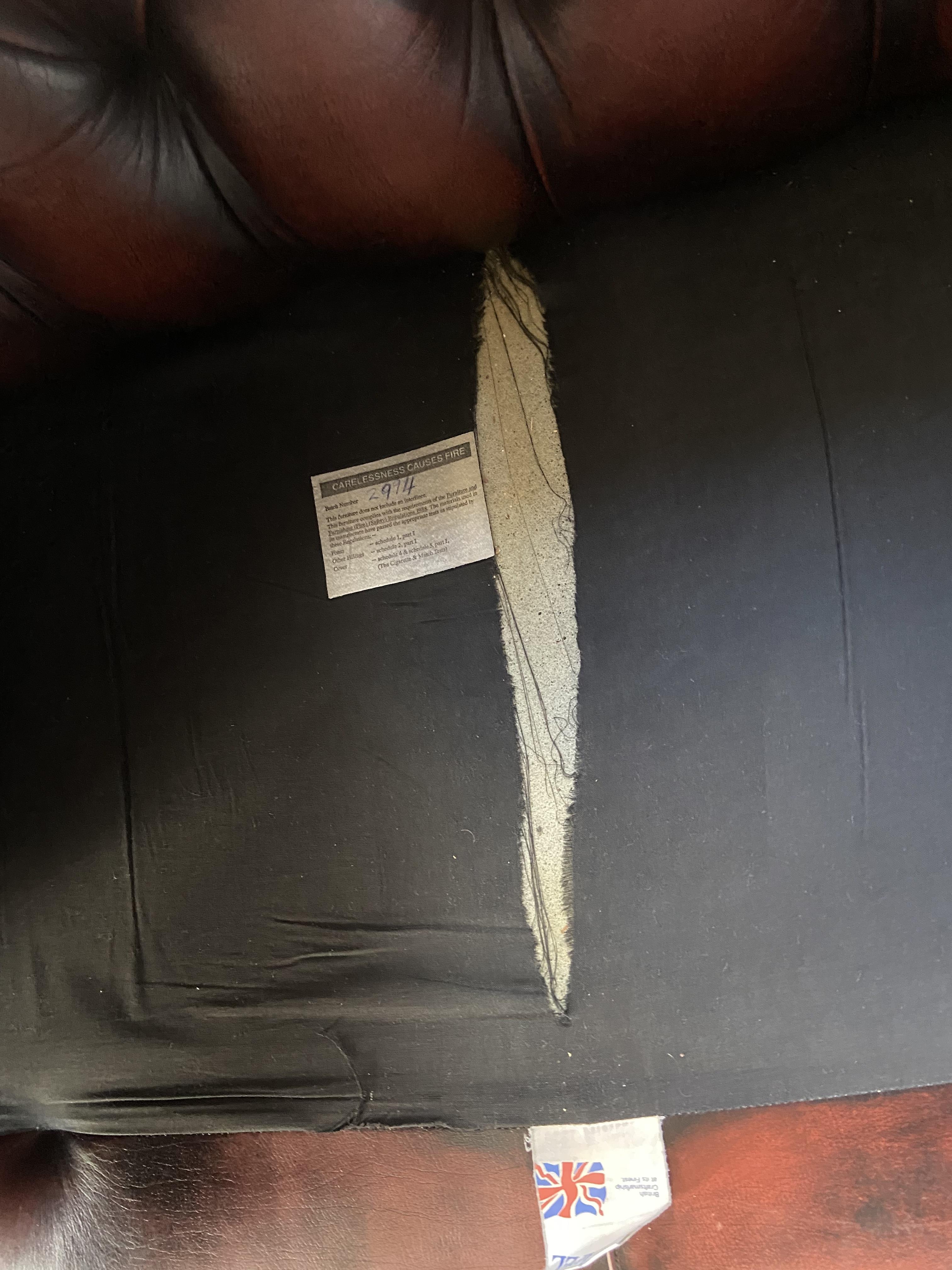 CHESTERFIELD BANK MET KLEINE REPARATIE in Westervoort Huis en