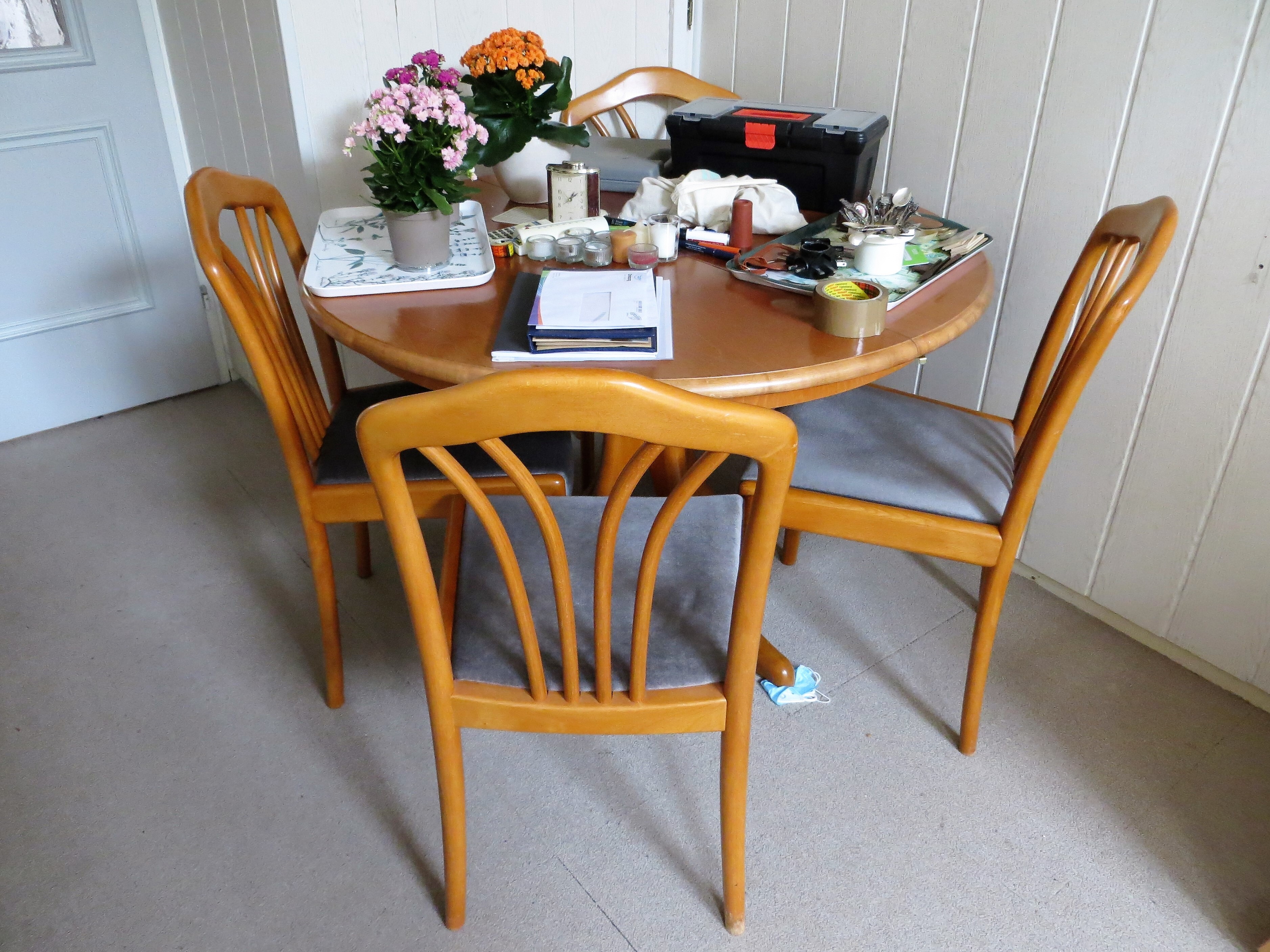 EETHOEK, RONDE TAFEL in Zwolle Huis en Inrichting, Tafels en