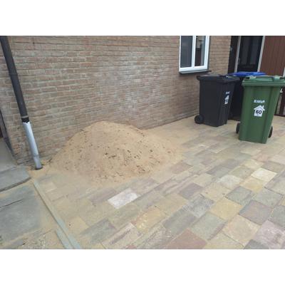 Zand (tussen 0.5 en 1 kuub)
