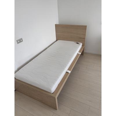 Eenpersoonsbed met matras