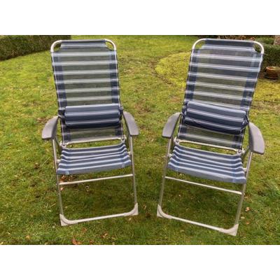 2 tuinstoelen inklapbaar