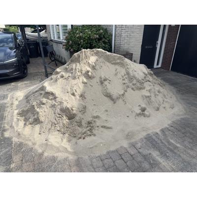 Paar kuub ophoogzand - neem zoveel als nodig
