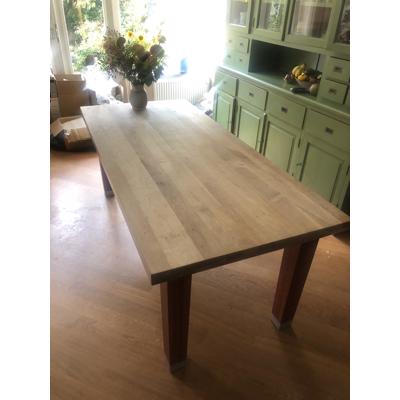 Eikenhouten tafel