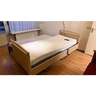 Zorg bed electrisch verstelbaar