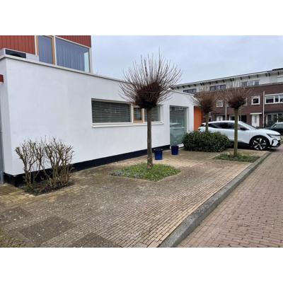 Straatstenen 80 m2 uithalen en meenemen + € 150 erbij