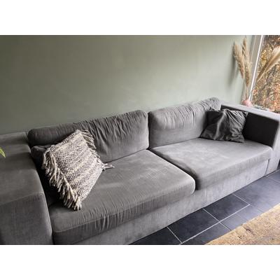 Grijze bank met loveseat