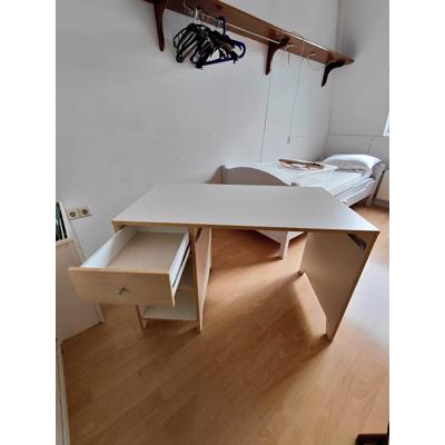Bureau tiener