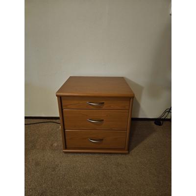 Nachtkastje met 3 lades