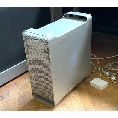 2 Apple Mac Pro Eight 