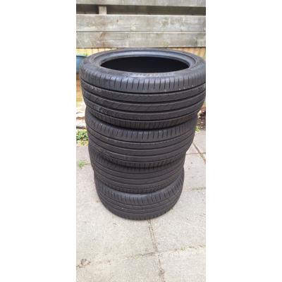 3x Sentury Qirin 225/45ZR17, 1x hankook ventusS1evo2k