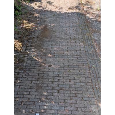 Betonklinkers (±18 m²) – zelf verwijderen