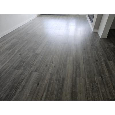Laminaat houtkleur, ong 40m2