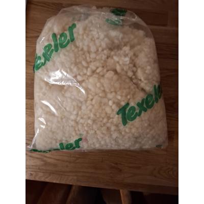 Wol uit Texel als vulling voor kussen of knuffel