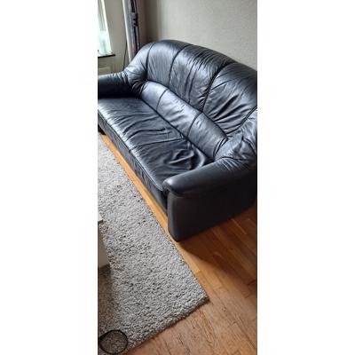 Donkerblauwe leren bank