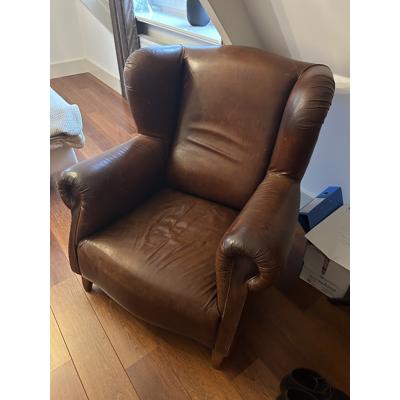 2 Leren oorfauteuils merk Fendi