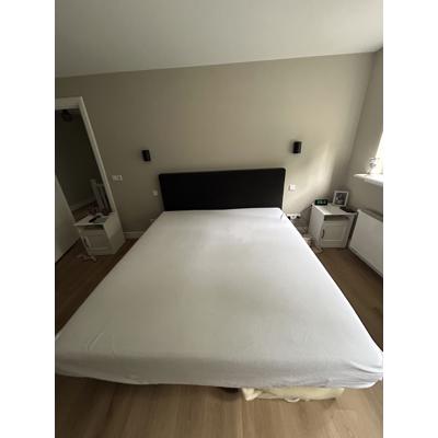 Bed zonder matrassen 180x 200 cm 