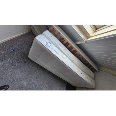 Gratis af te halen 2 matrassen