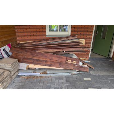 Houten planken gratis af te halen