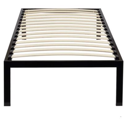 Fijn bed met schoon, wasbaar matras 