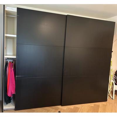 Grote slaapkamerkast