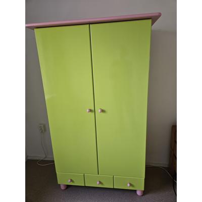 Kledingkast, degelijk en te schilderen