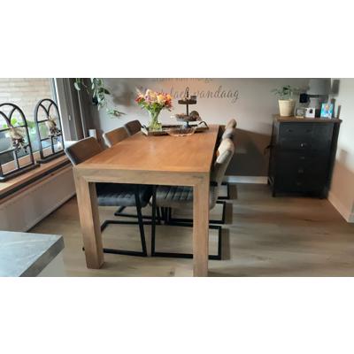 Eetkamertafel 6-8 personen 