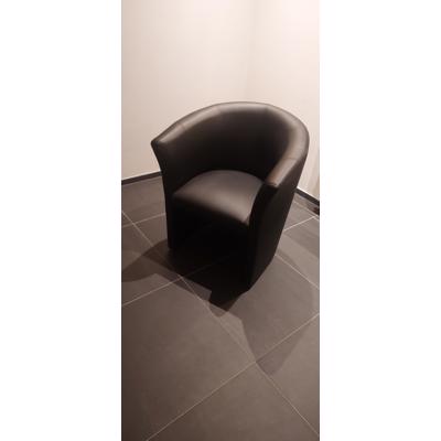 Zwart fauteuiltje