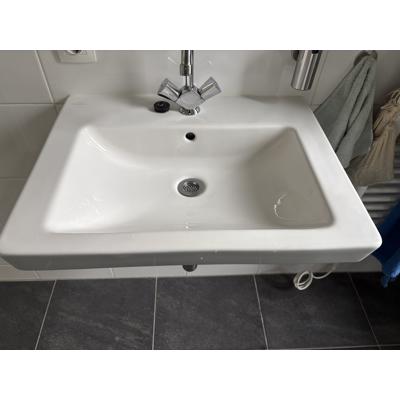 Wastafel  60cm breed 47 diep 