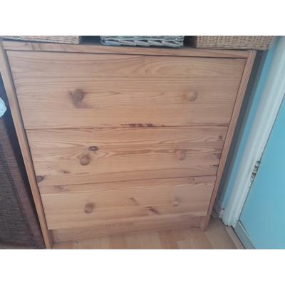 2 vuren houten ladenkastjes