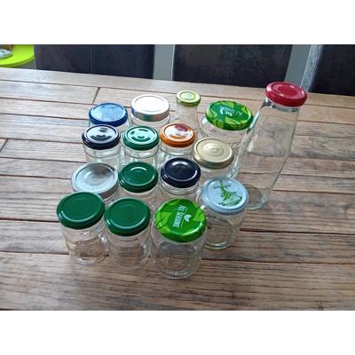 Diverse glazen potjes