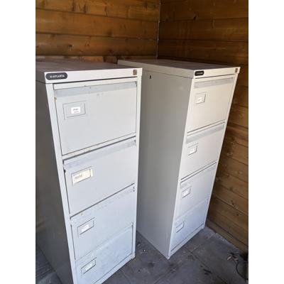 2x ijzeren ladekasten