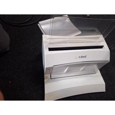 2 inbinders met mappen