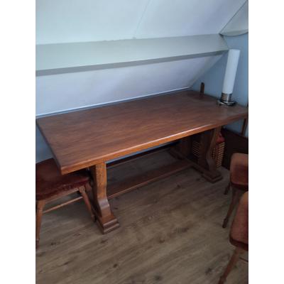 Massief eiken tafel eventueel met stoelen