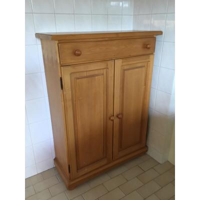 Kast met 1 lade en 2 deuren