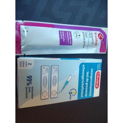 2 zwangerschapstesten + 1 ovulatietest 