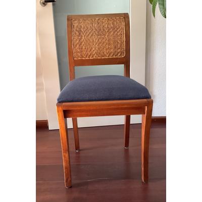 Zes eetkamerstoelen 