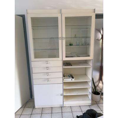 Buffetkast met vitrine, lades en open vakken