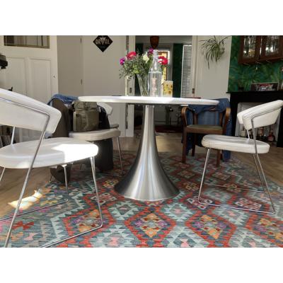 Eettafel, ovaal, wit blad op chromen poot.