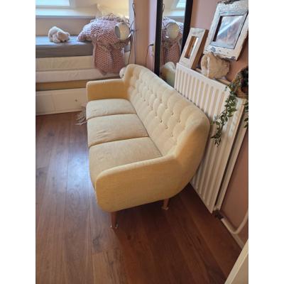 Gele stoffen bank deens design