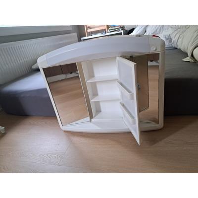 Badkamer spiegel kastje