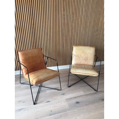 2 cognac stoelen / fauteuils 