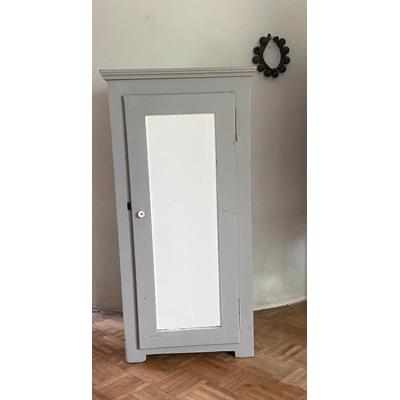 Kastje h 110 x b 55 x d 38 