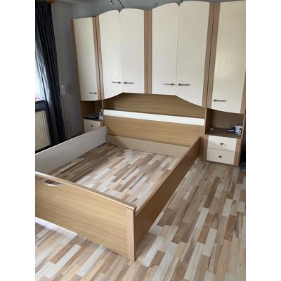 Zeer praktische brugkamer, 160x200 met bovenbouw i.z.g.st