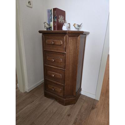Grote eikenhouten kast