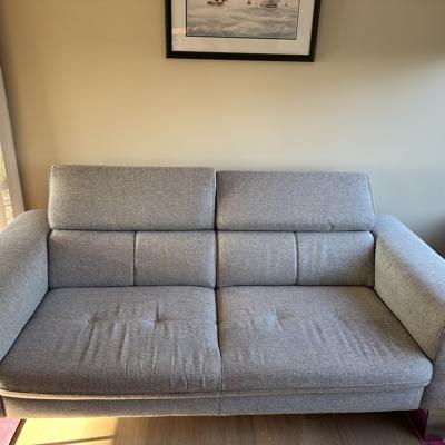 Zitbank met verstelbare hoofdsteun