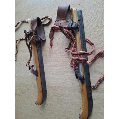 Friese doorlopes met stoffen banden, maat 27